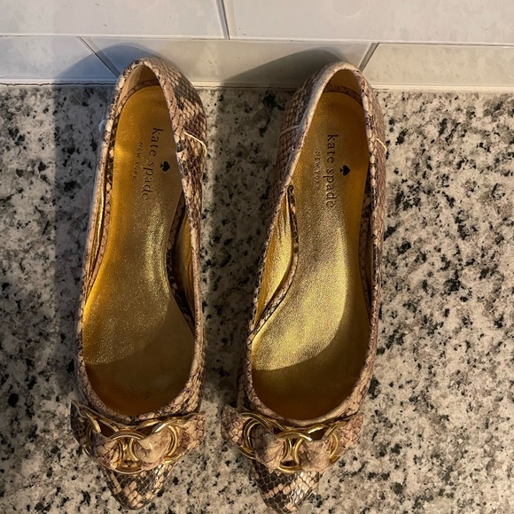 Size 7.5 Womens flats. Professionally cleaned. Great condition! Faux snakeskin. - Picture 5 of 6